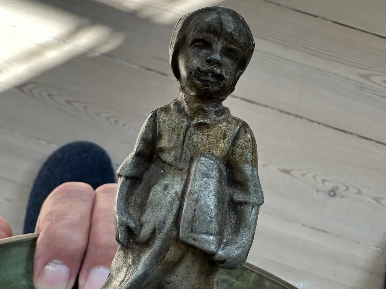 Billede 2 - Bronzeskål med figur F.eks. til halloween 