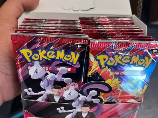 Destined Rivals Booster Box uden forsegling