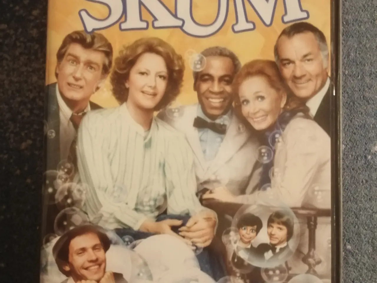 Billede 1 - Skum Sæson 1