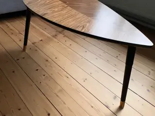Sofabord fra IKEA.