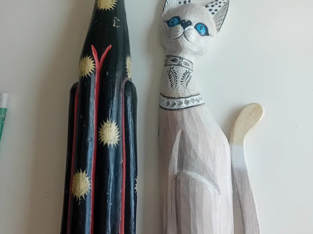 Billede 1 - 2 x høje kattefigurer