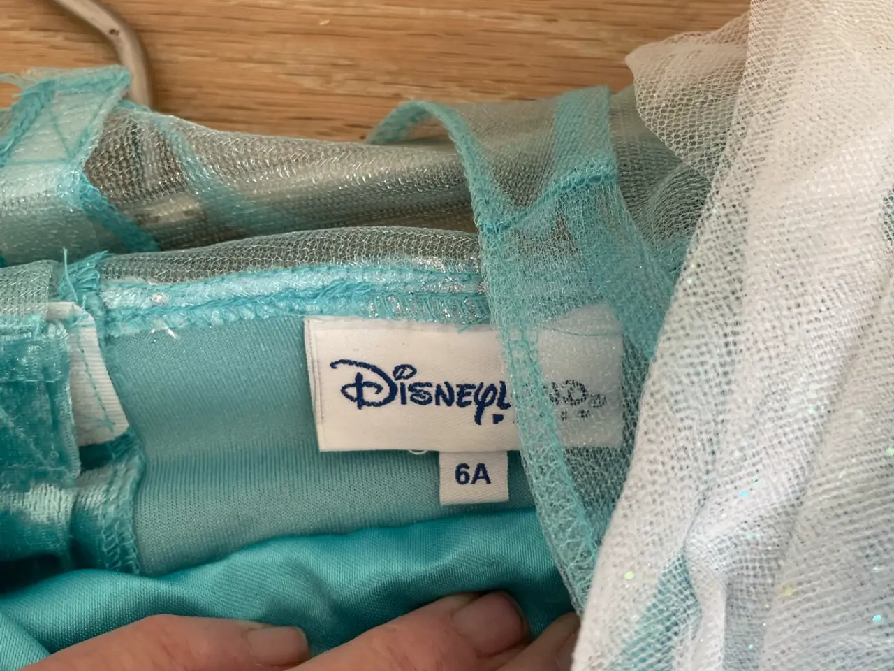 Billede 4 - Disney kjoler slag parykker