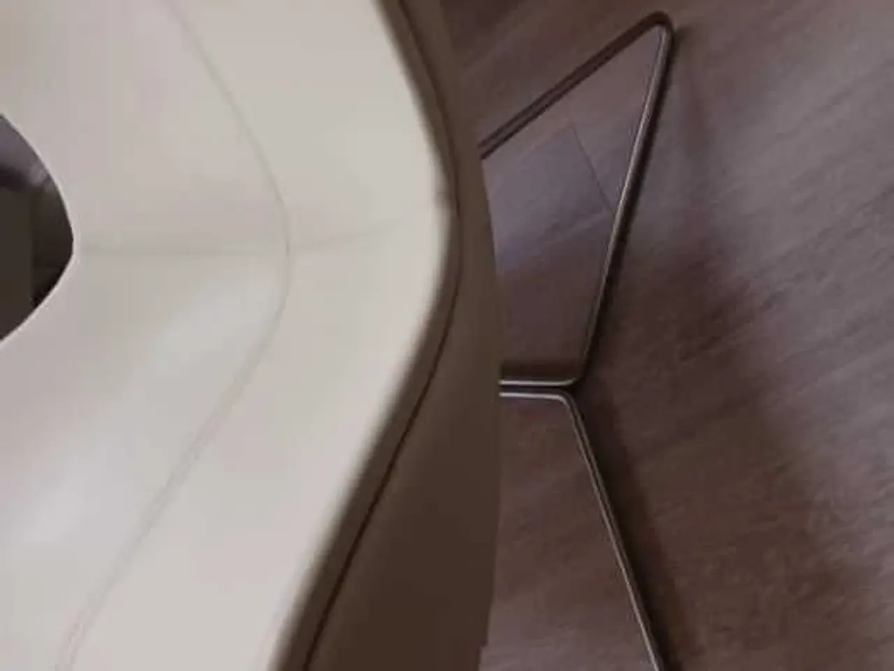 Billede 3 - Eksklusive Imola stole fra BoConcept hvid læder