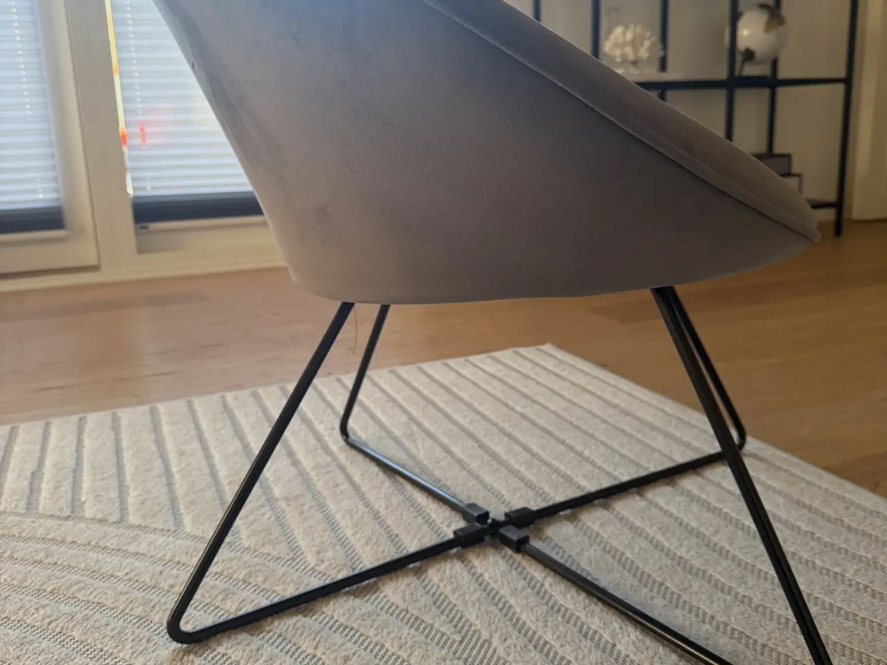 Billede 4 - Grå velour loungestol / lænestol