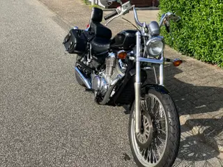 Suzuki vs 750