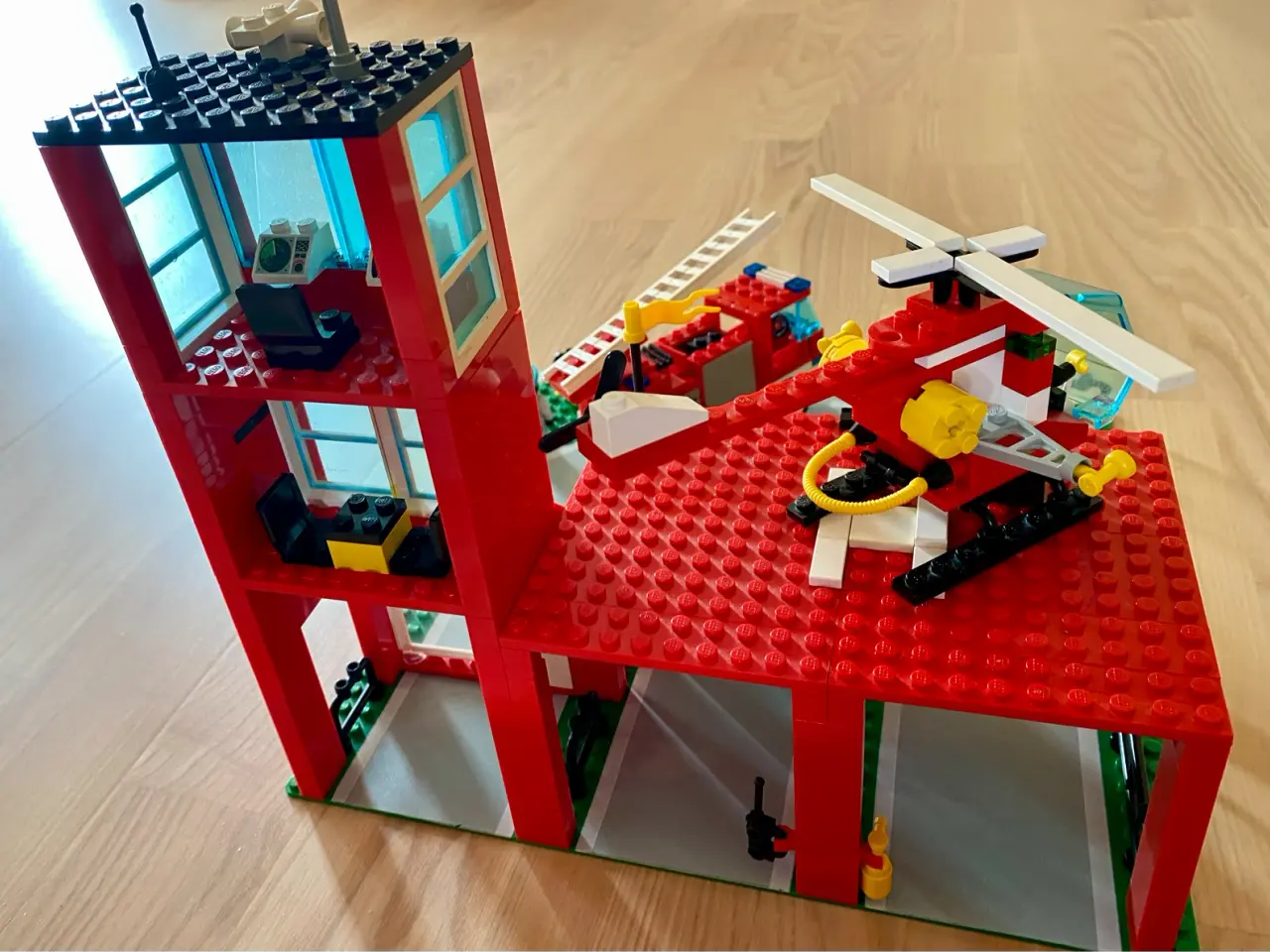 Billede 4 - Lego system Brandstation nr 6571