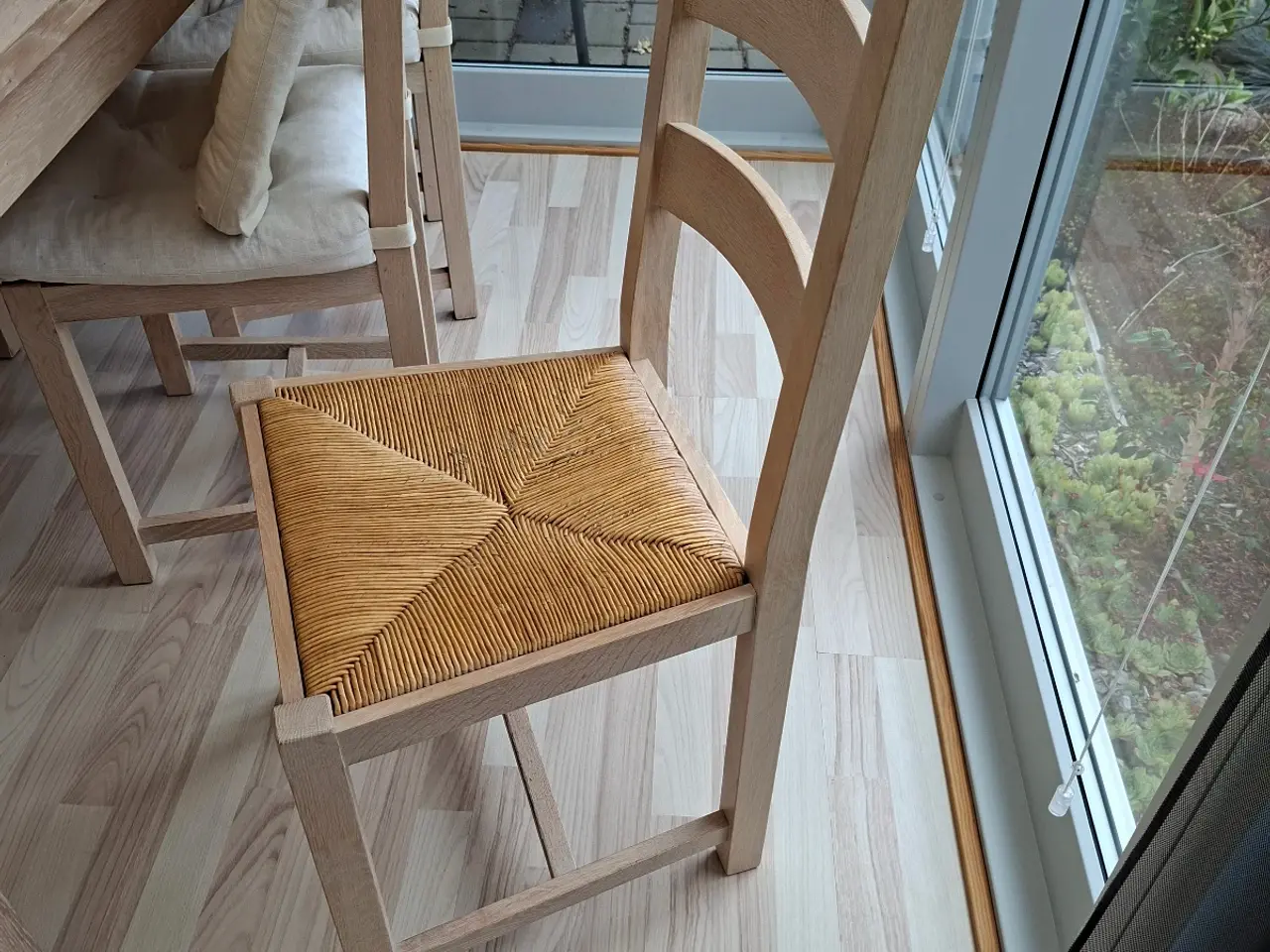 Billede 2 - Spisebord med 6 stole