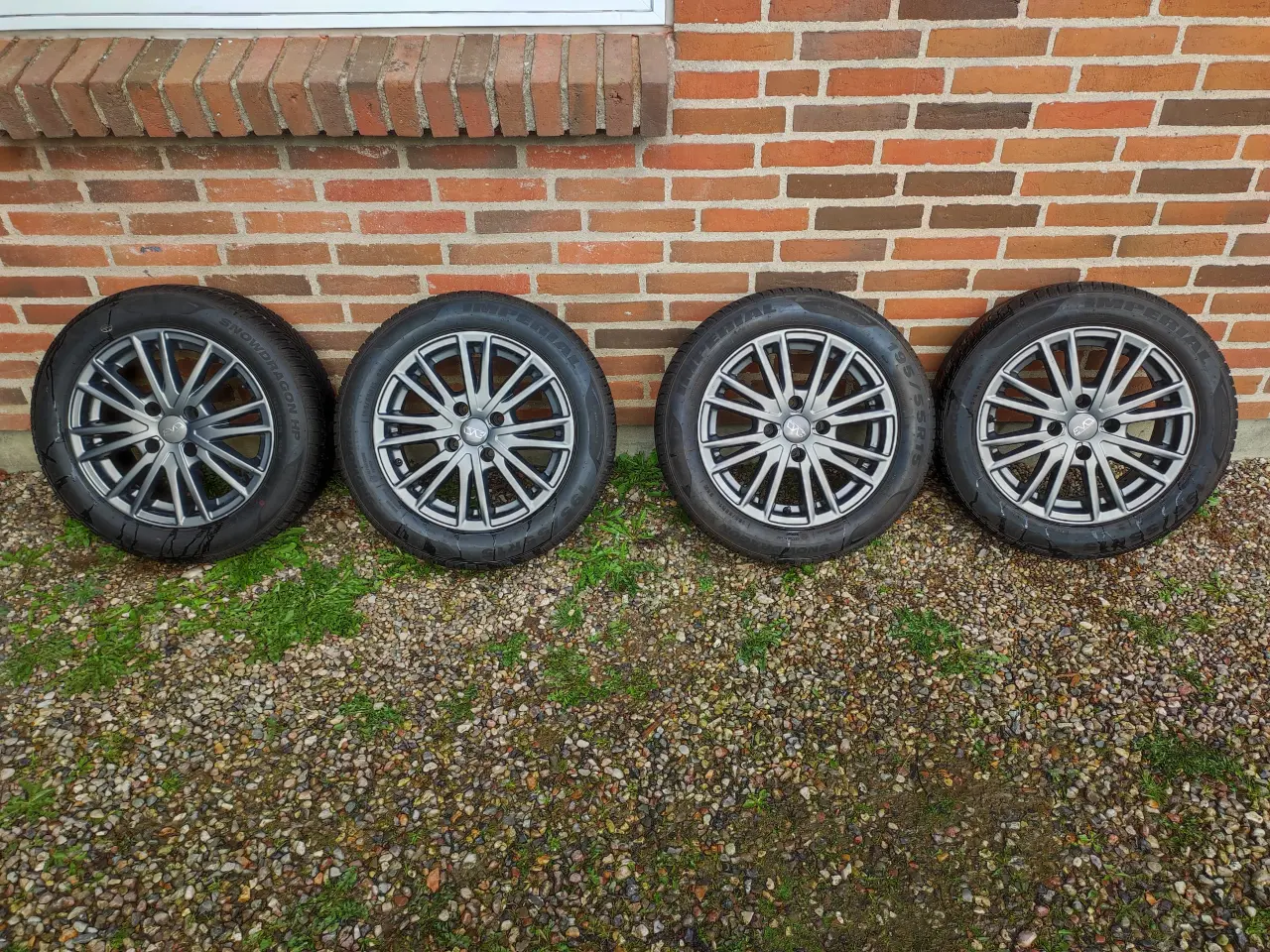 Billede 1 - 🚗 Sælger komplet sæt alufælge med vinterdæk