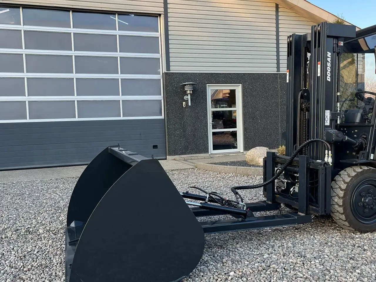Billede 10 - Limas TRUCK SKOVL 2m bred. til montering på pallegafler