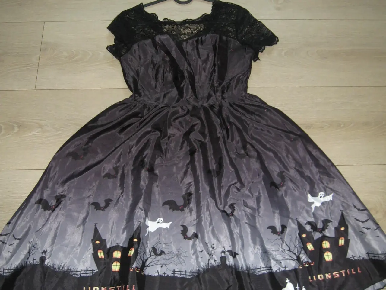 Billede 1 - Halloween kjole str S