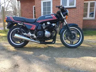 Honda CB750 F