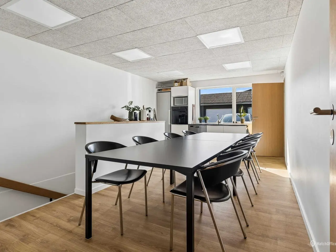 Billede 8 - Velindrettet erhvervsejendom med moderne kontor og rummelig