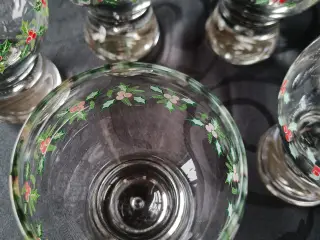 8 Ølglas med kristtjørn ranke