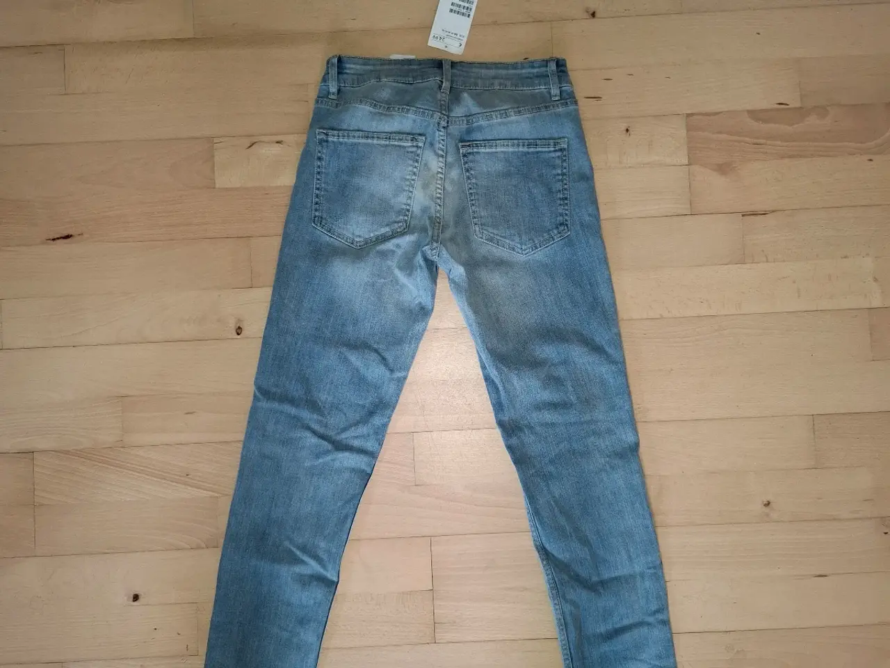 Billede 5 - Lækre sommer bukser, samt BH, haves nyt.