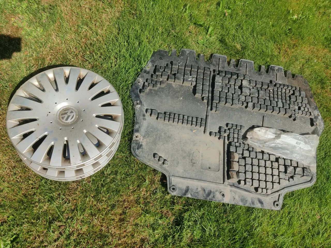Billede 1 - VW Touran bundplade og hjulkapsler