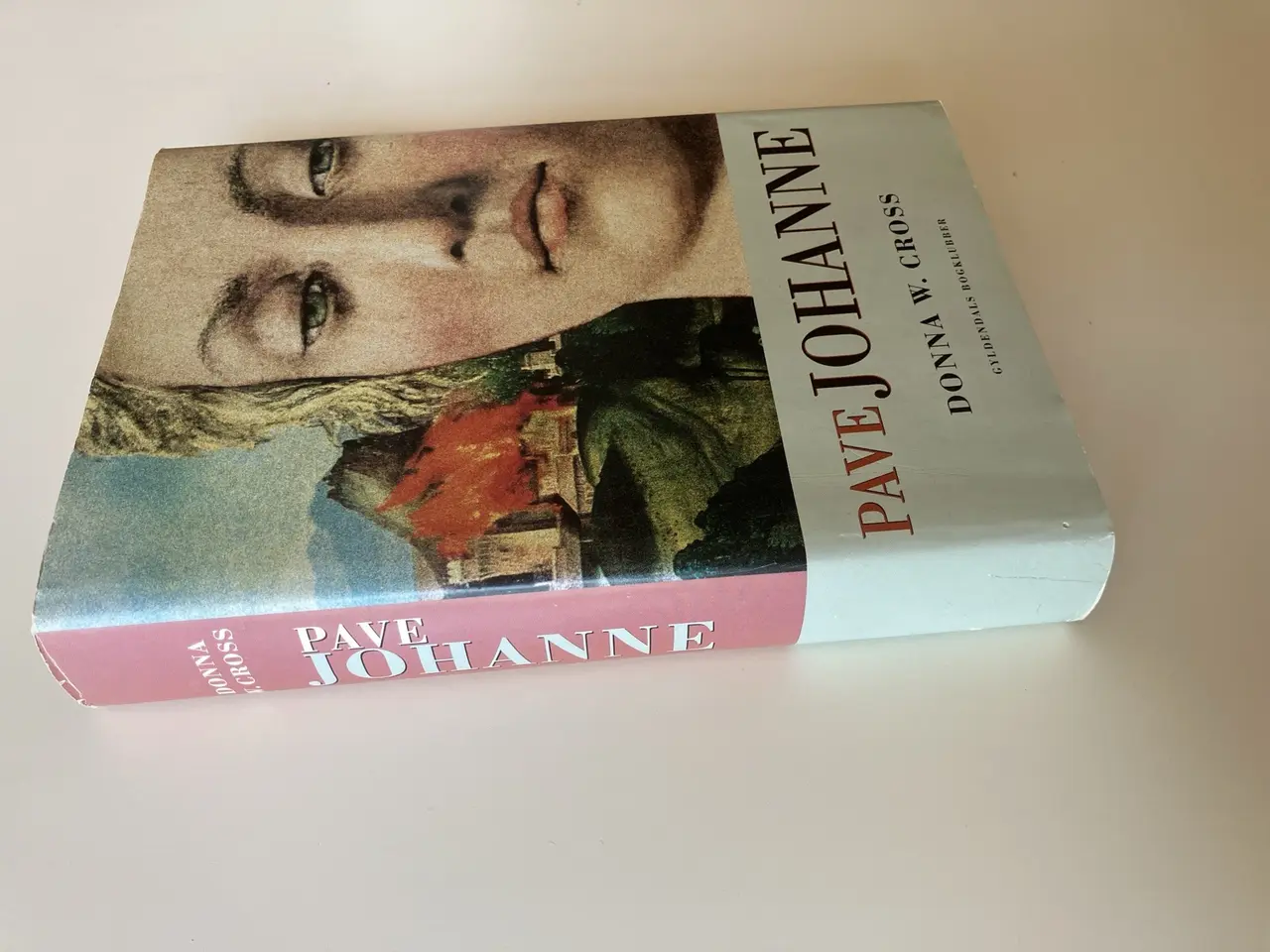 Billede 2 - Pave Johanne. Af Donna Woolfolk Cross