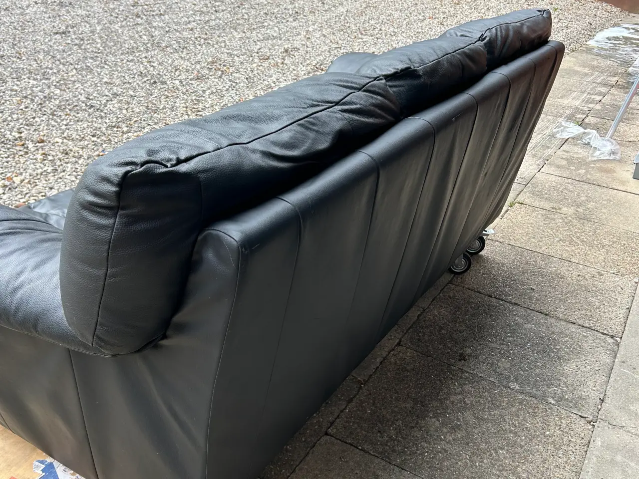 Billede 3 - Sort læder sofa - 3. pers.