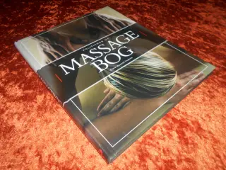 Politikens ny massagebog, Clare Maxwell-Hudson