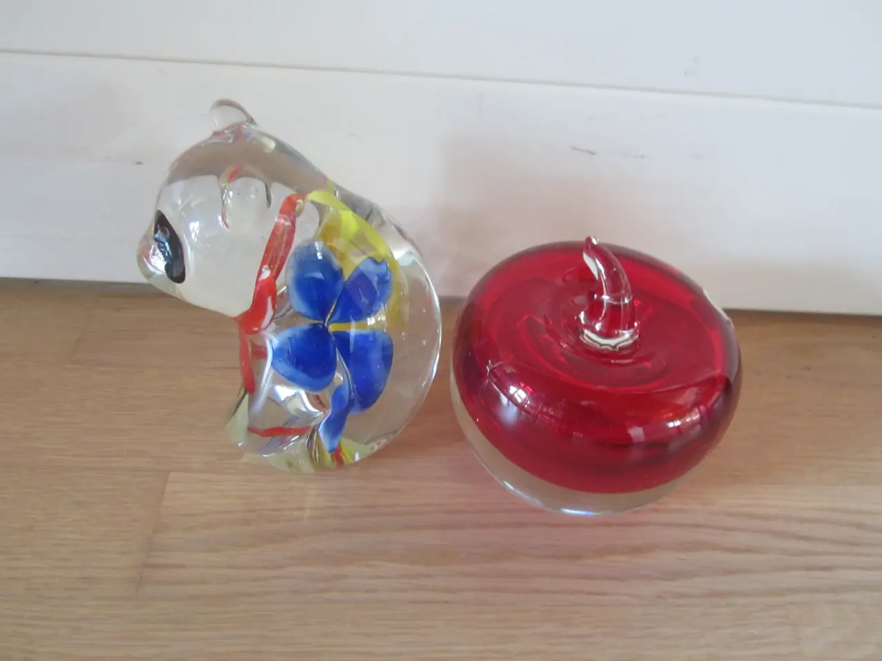 Billede 3 - Rigtig flotte glas figurer, bl.a. et rødt æble se 
