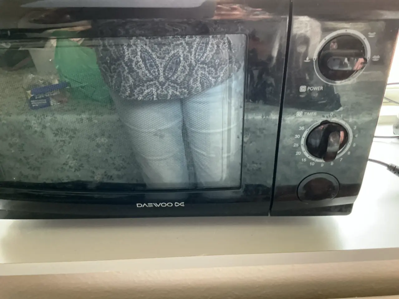 Billede 1 - Daewoo mikroovn 20L - 2 knapper - virker 100%  