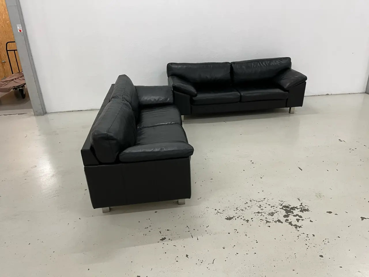 Billede 5 - Eksklusiv Skalma 2,5+2,5 Pers.Sofa i sort okselæde
