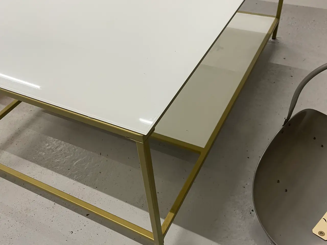 Billede 3 - Sofabord med glasbordplade. Brugt