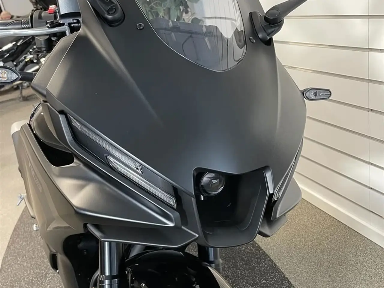 Billede 1 - Yamaha YZF-R3 Midnigt Black