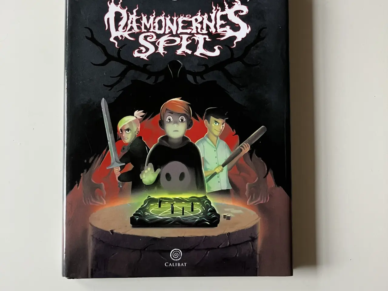 Billede 1 - Dæmonernes spil. Af Lars Kramhøft