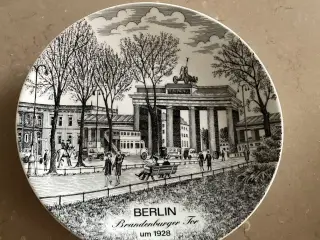 Porcelænsplatte med motiv fra Berlin 1928