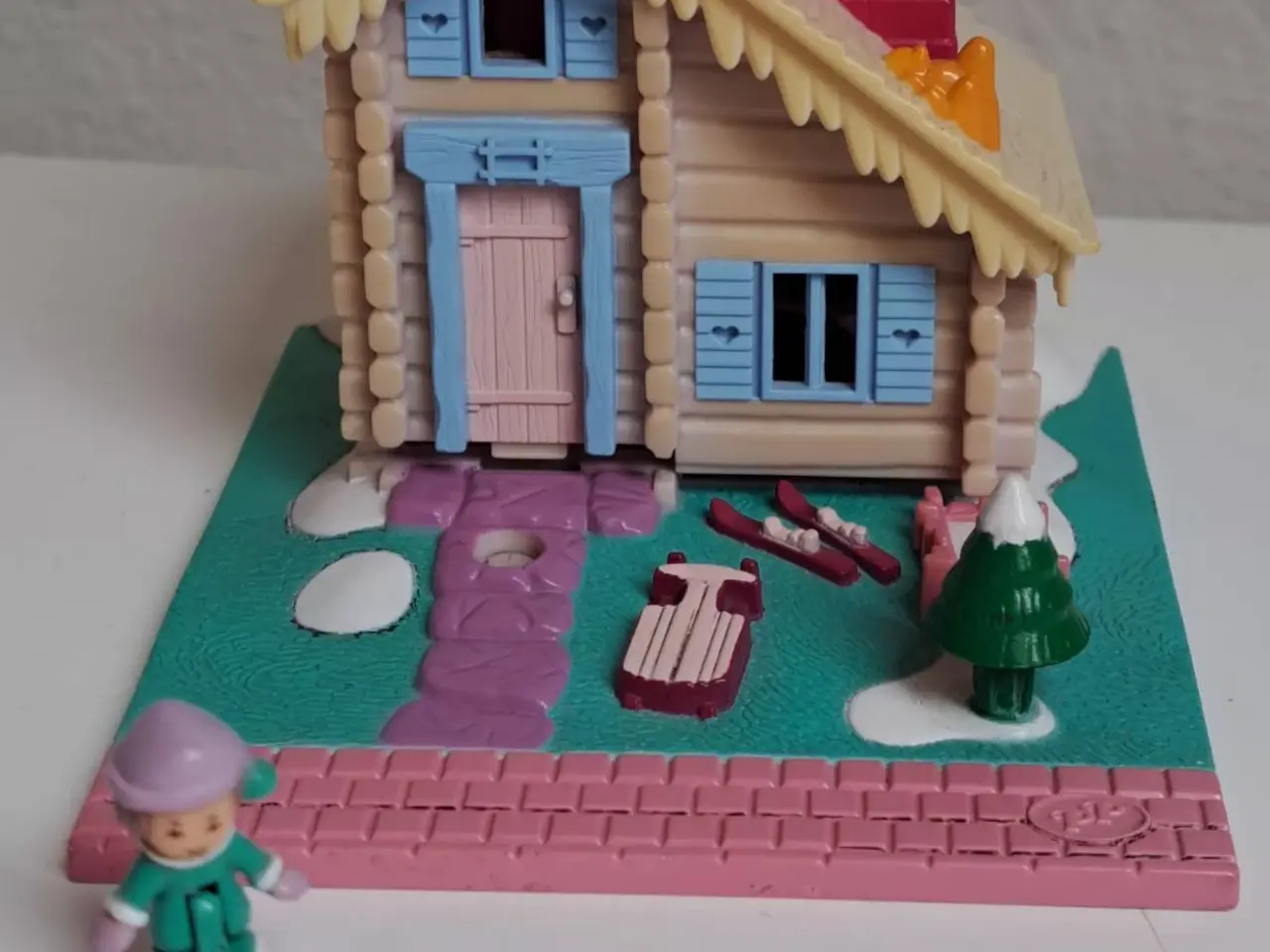 Billede 1 - Polly Pocket snehytte