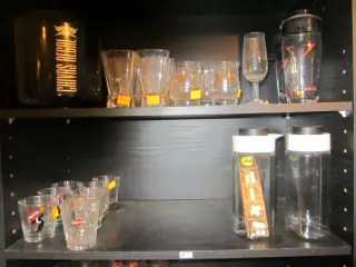 drikke glas med motiver og kander