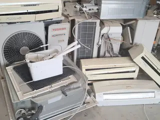 2 paller med assorterede varmepumpe 