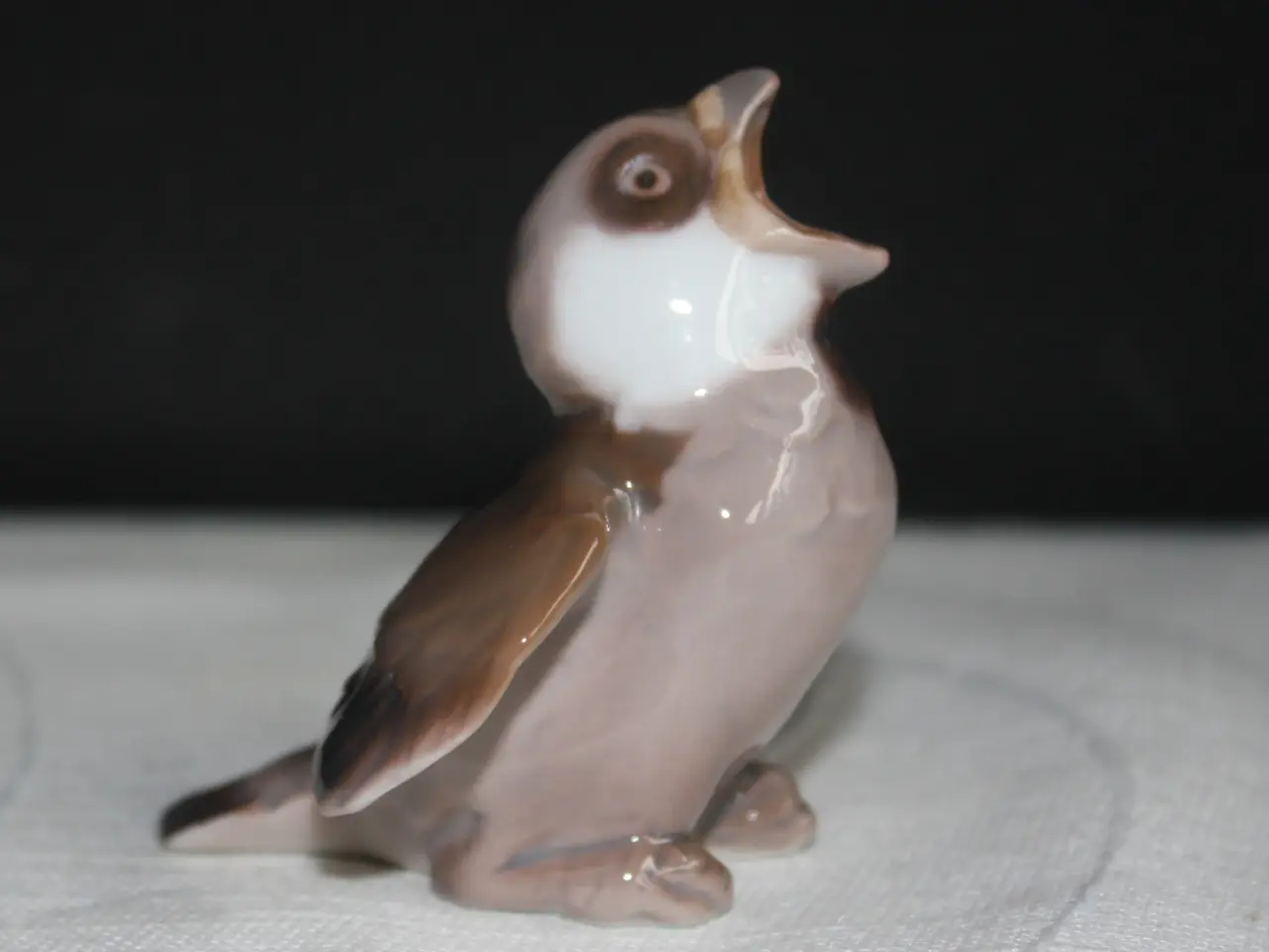 Billede 8 - "Spurveunge" figur fra Bing og Grøndahl