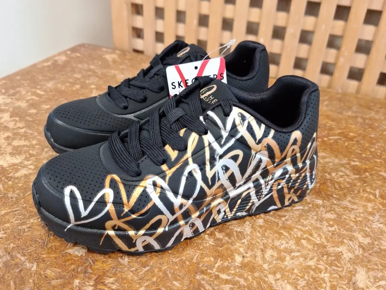 Billede 1 - Sketchers børnesko str 31 - sort med hjerter