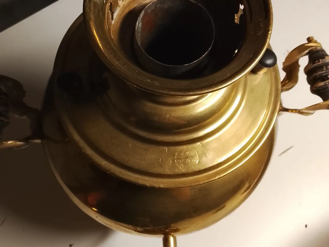Billede 2 - Samovar til te i messing til trækul i alt 47 cm hø