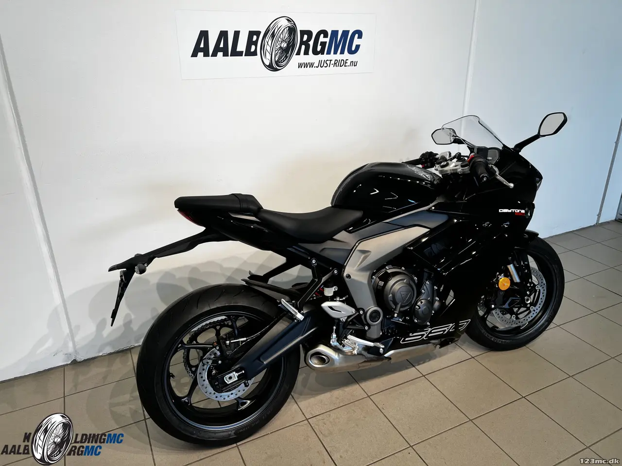 Billede 4 - Triumph Daytona 660 Sapphire Black