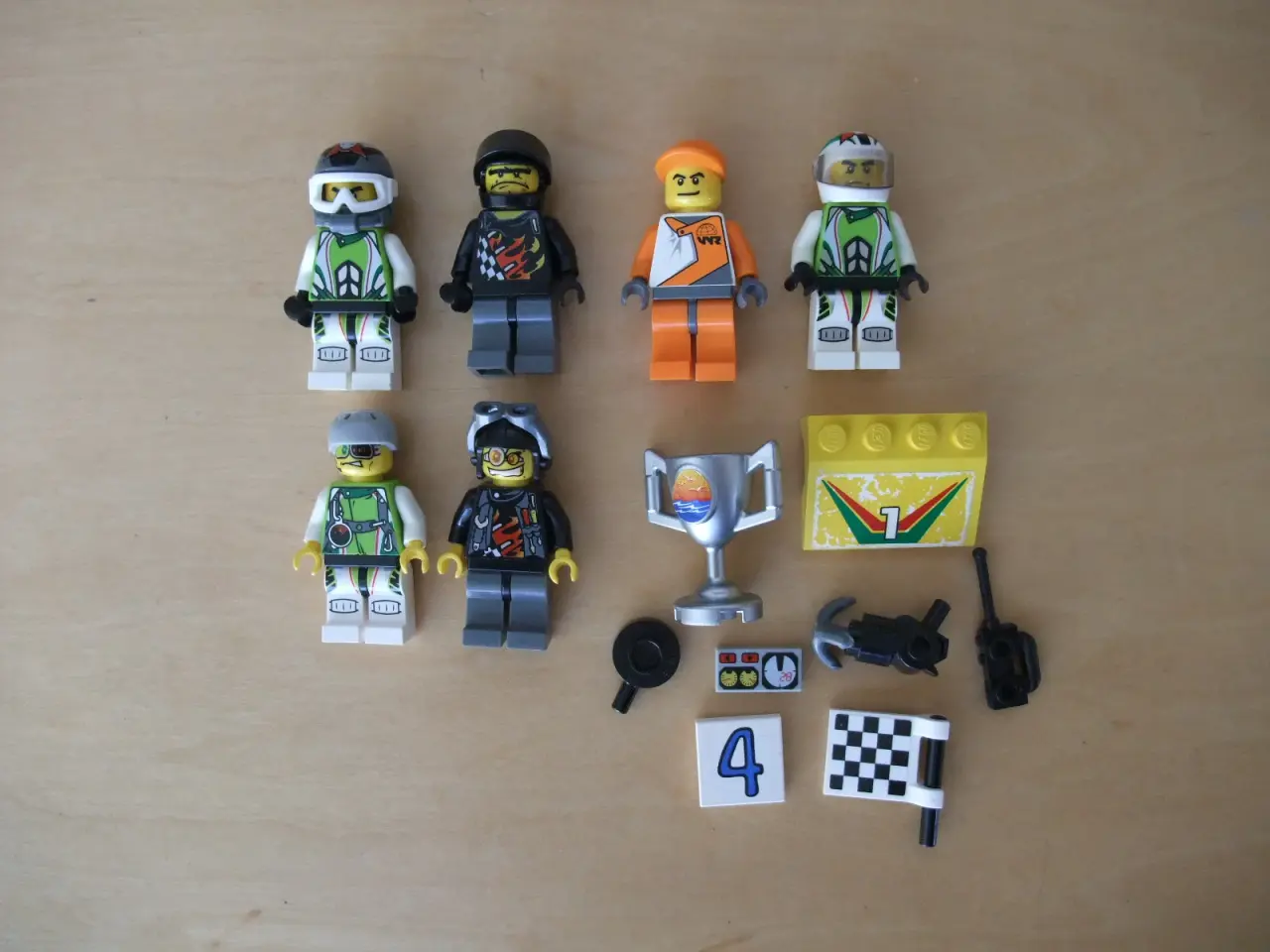 Billede 1 - Lego World Racers Figurer
