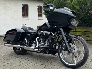 Harley FLTRXS Road Glide