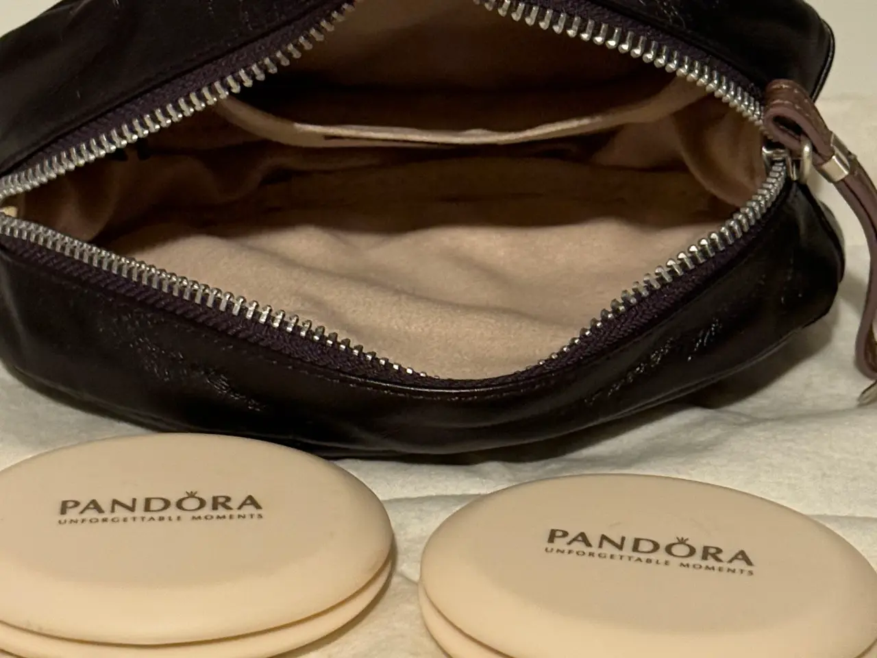 Billede 10 - Pandora kosmetikpung m. to spejle og stofpose