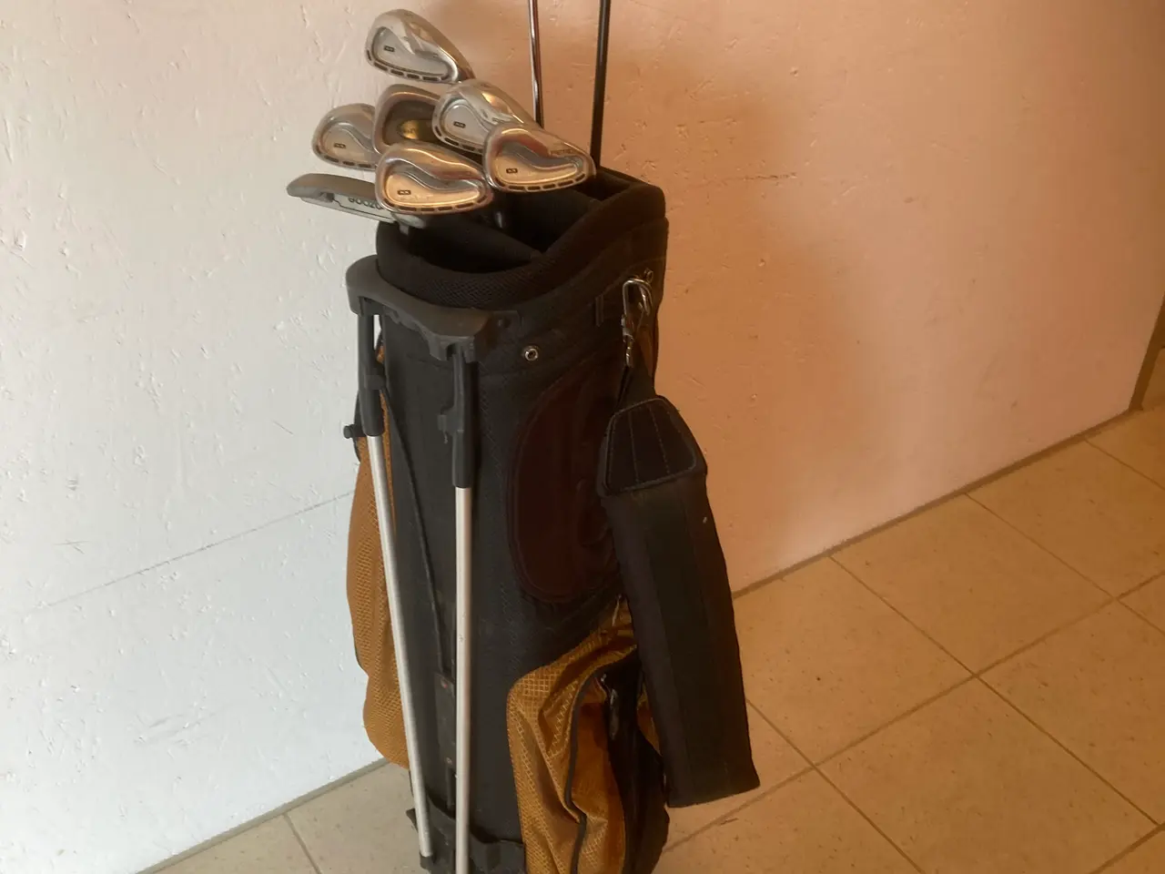 Billede 6 - Golfsæt ibærebag  til nystarter ( Billig Start )