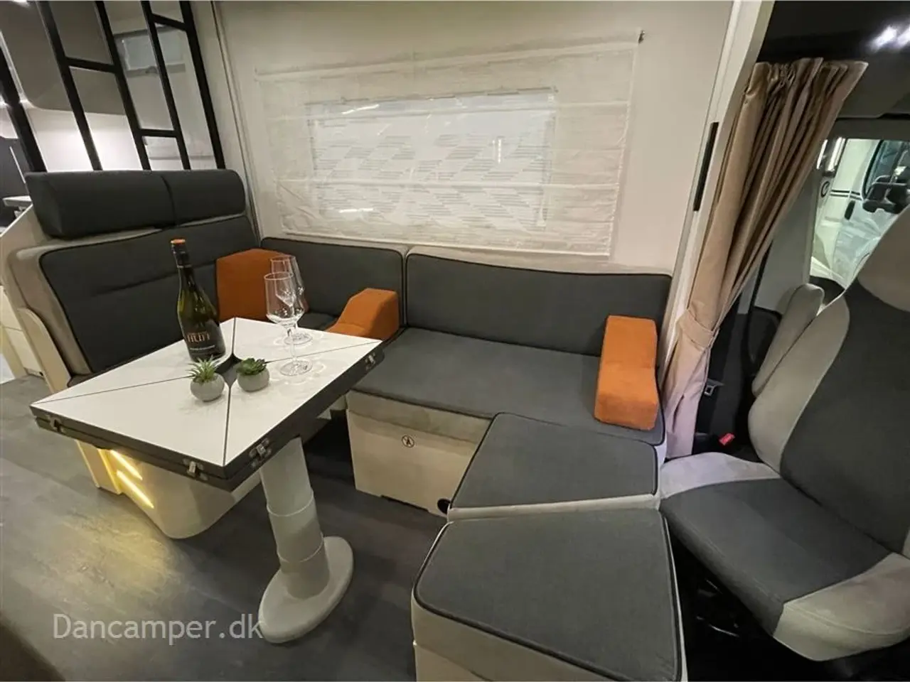 Billede 14 - 2024 - Chausson 660 Titanium ULTIMATE UNDER KLARGØRING! Chausson 660 Titanium ULTIMATE, Elcykelholder, Lithiumbatterier, Induktionsplade, 3000W inverter