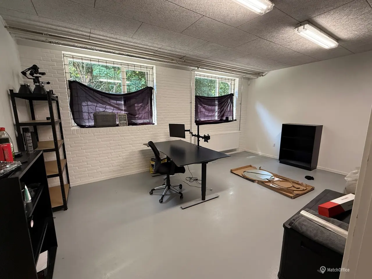 Billede 5 - Lager med port samt ét kontor