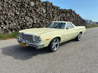Ford Ranchero Squire