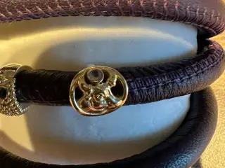 Læderarmbånd og charms 