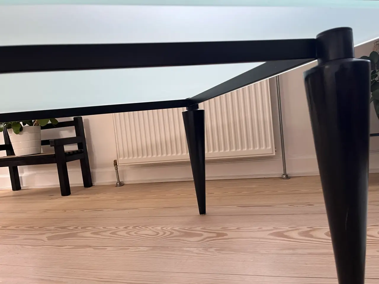 Billede 2 - Elegant sofabord med glasbordplade