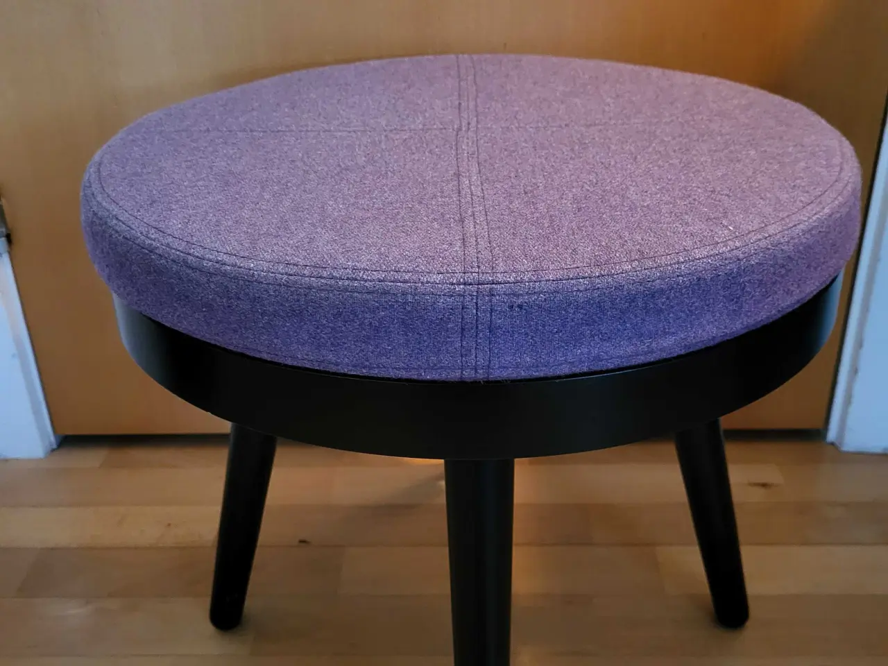 Billede 5 - Alma Softline sofabord/skammel, siddepude medfølge