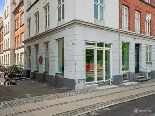 Lyst lejemål med ekstra lagerplads på Nørrebro