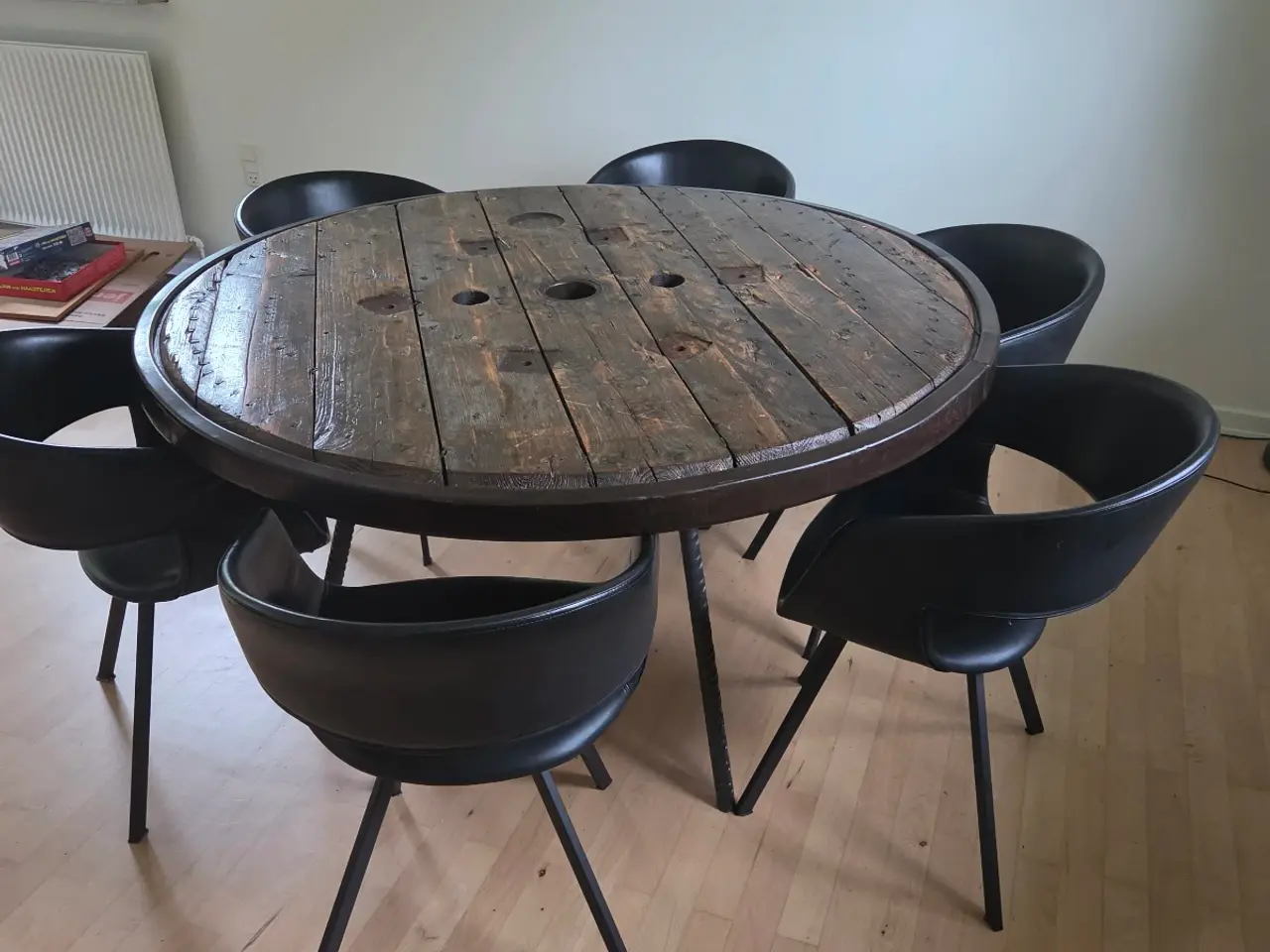 Billede 2 - Rustik Spisebord ø 140