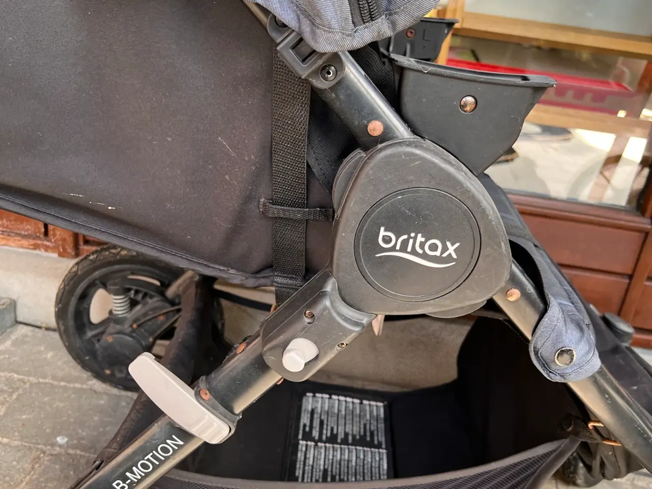Billede 1 - Britax klapvogn med drejehjul og stor varekurv