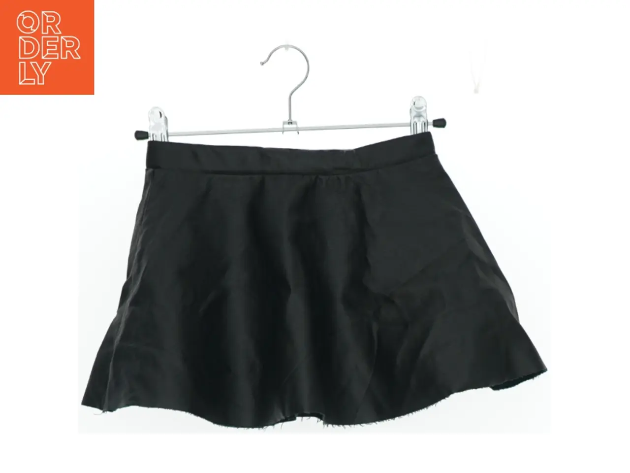 Billede 1 - Nederdel fra H&M (str. 104 cm)